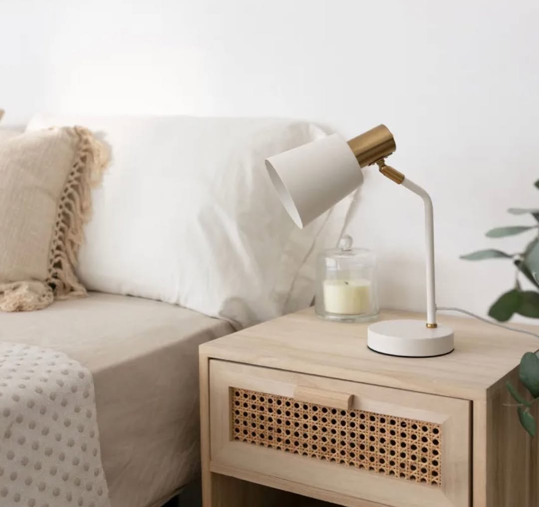 Lámpara de mesa moderna