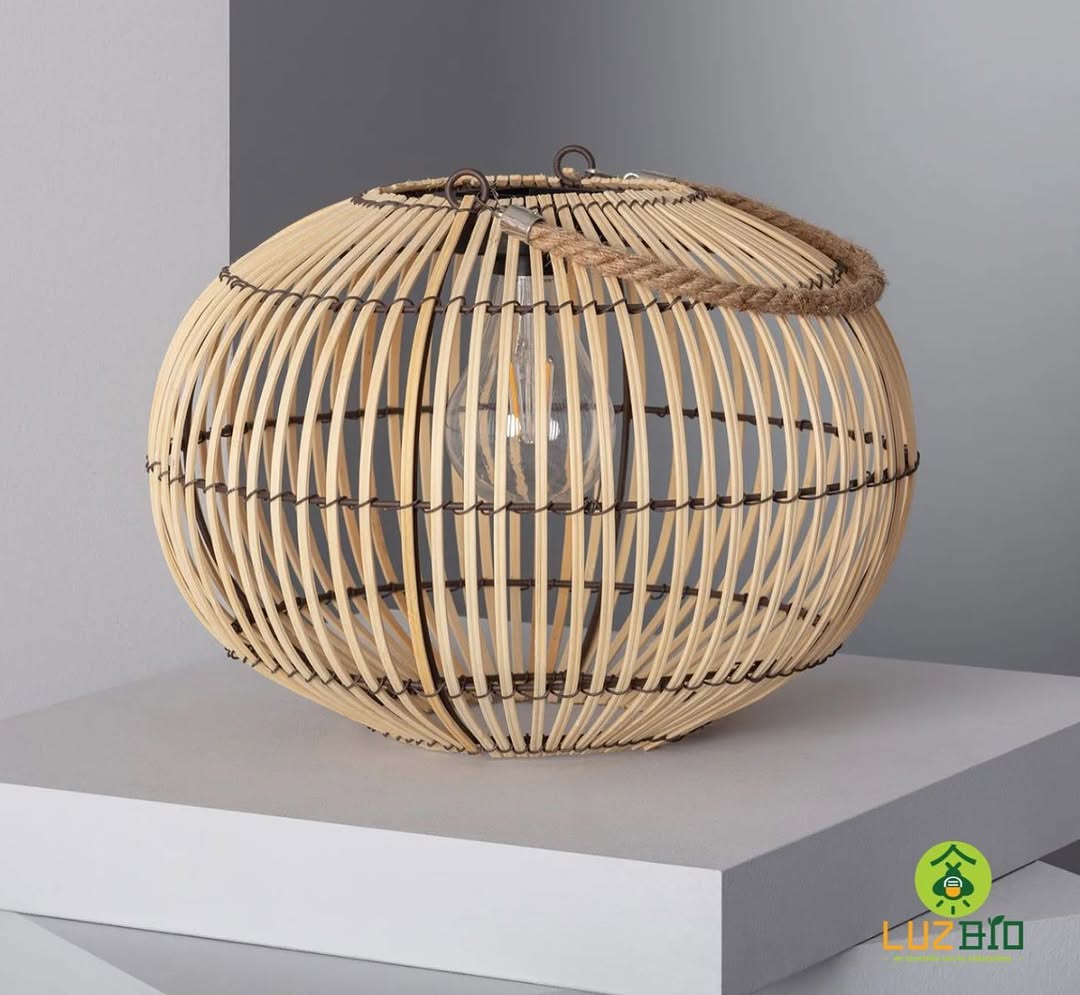 Lámpara tejida bambú